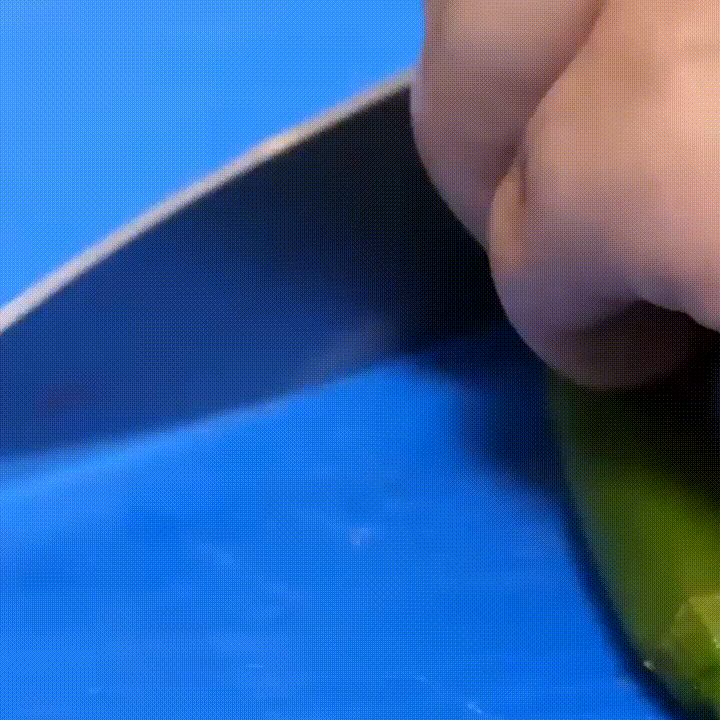 Tábua de corte com marcas de uso mostrando resistência